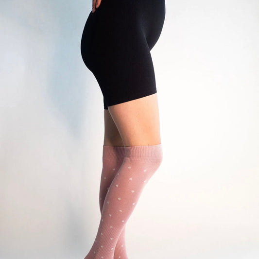 The Benefits of Compression Socks for Pregnancy and Postpartum Swelling